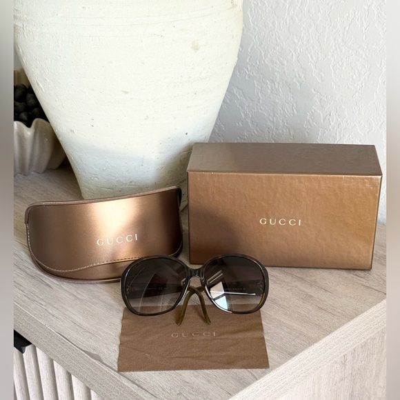 Gucci Large Frame Sunglasses Crystal Heart-shaped G Logo - Picture 3 of 17